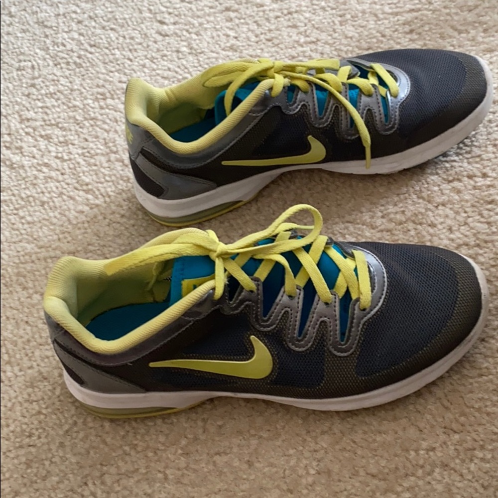 Nike Air Max Tennis shoes women